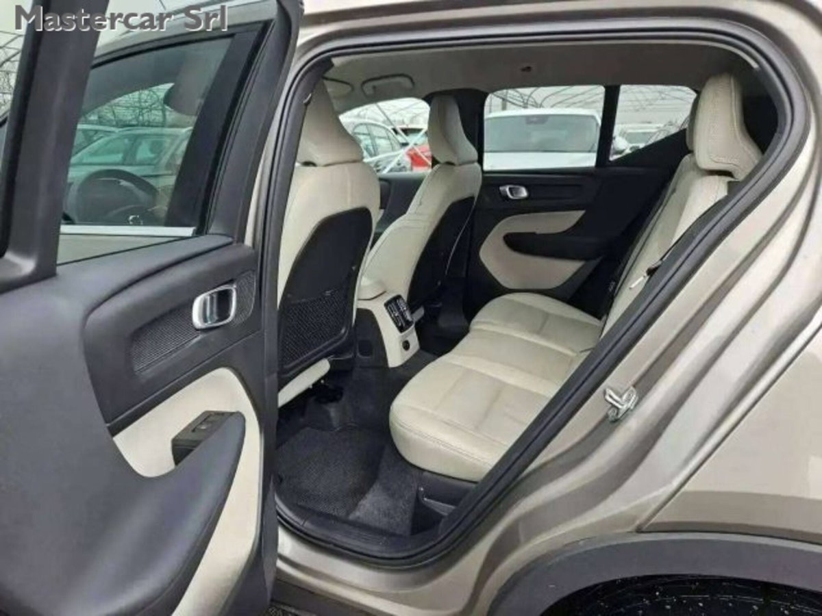 Volvo XC40 T5 Recharge Plug-in Hybrid Inscription Expression (11)