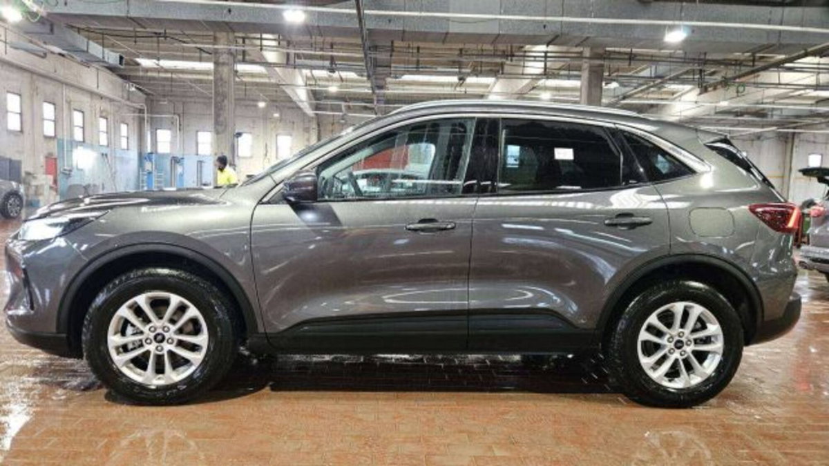 Ford Kuga 2.5 full hybrid Titanium 2wd 180cv auto (4)