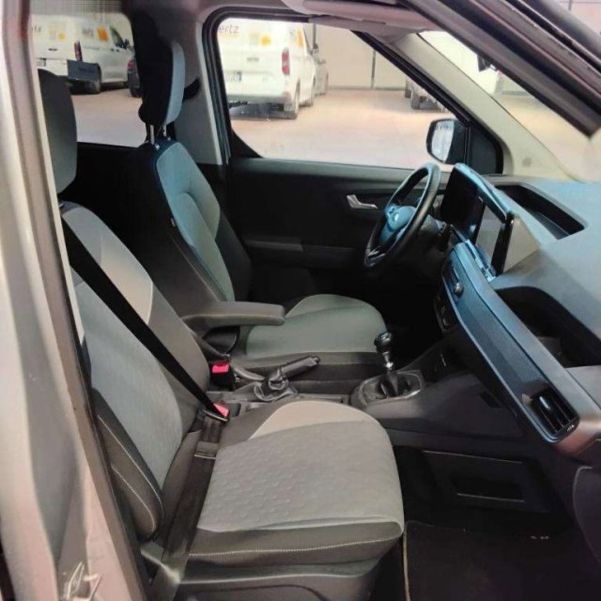 Ford Tourneo Courier 1.0 EcoBoost 100 CV Titanium (12)
