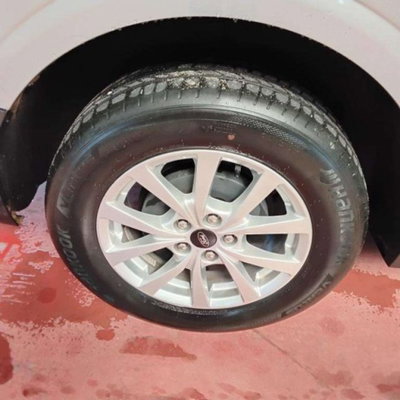 Ford Tourneo Courier 1.0 EcoBoost 100 CV Titanium (13)