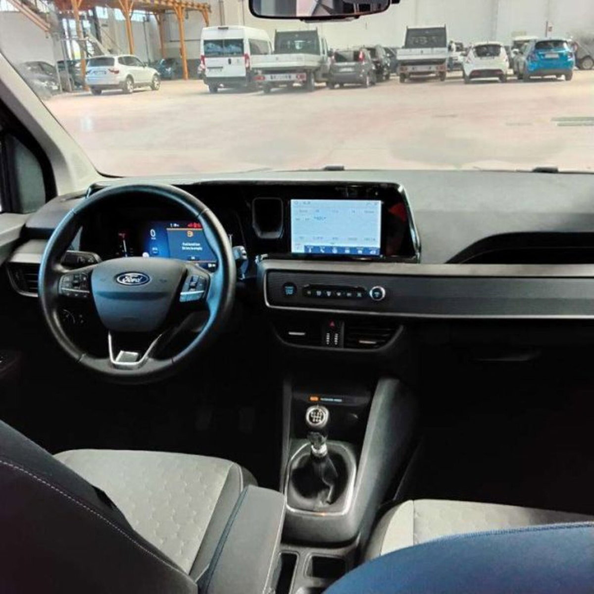 Ford Tourneo Courier 1.0 EcoBoost 100 CV Titanium (17)