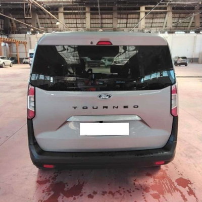 Ford Tourneo Courier 1.0 EcoBoost 100 CV Titanium (5)