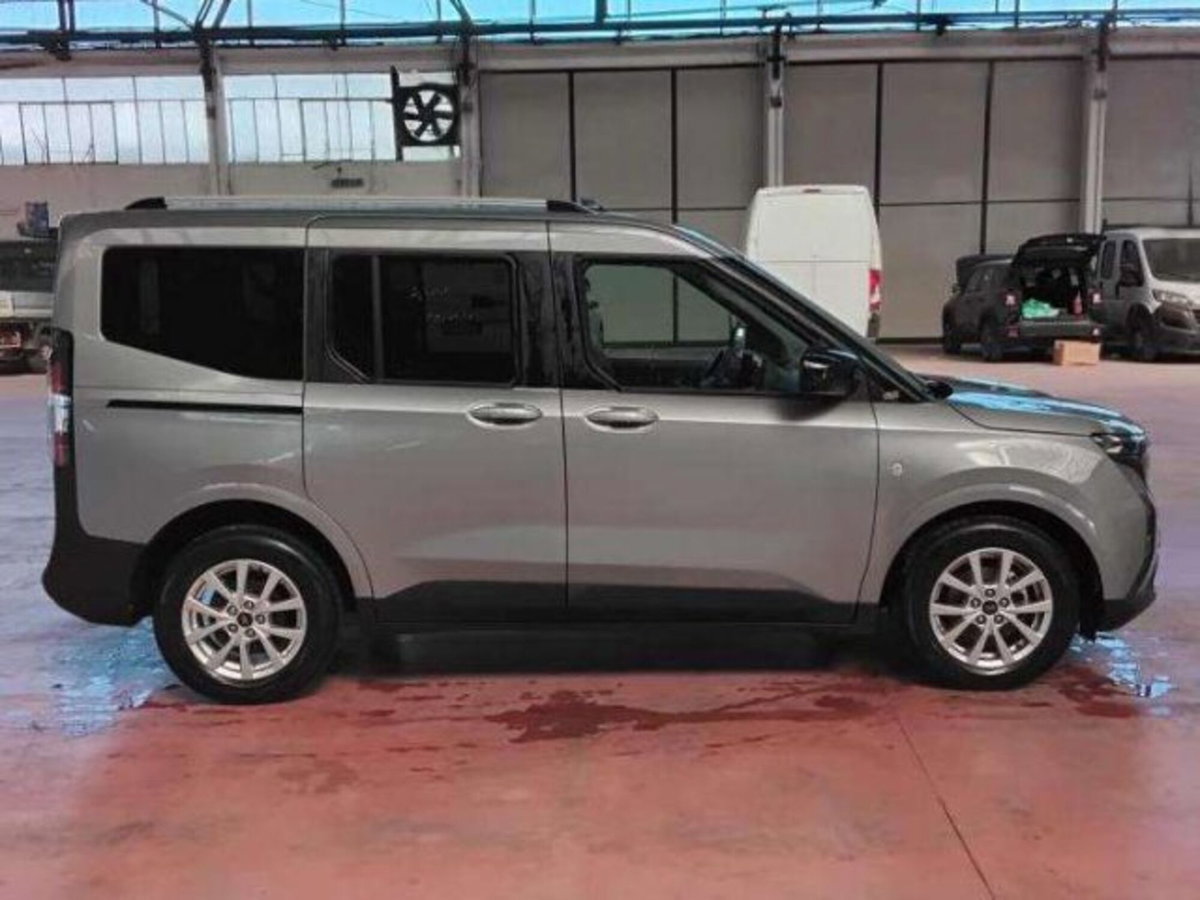 Ford Tourneo Courier 1.0 EcoBoost 100 CV Titanium (6)