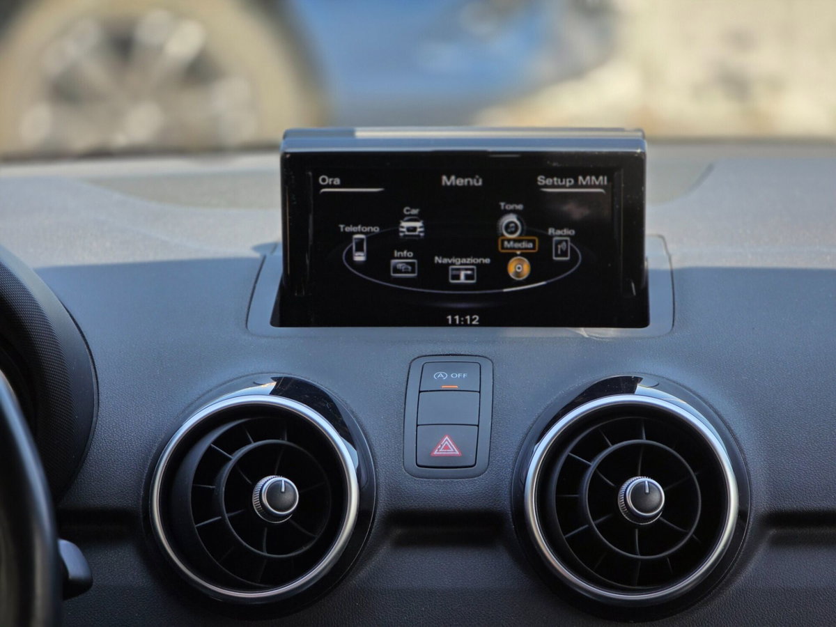 Audi A1 1.6 TDI 116 CV Metal (10)