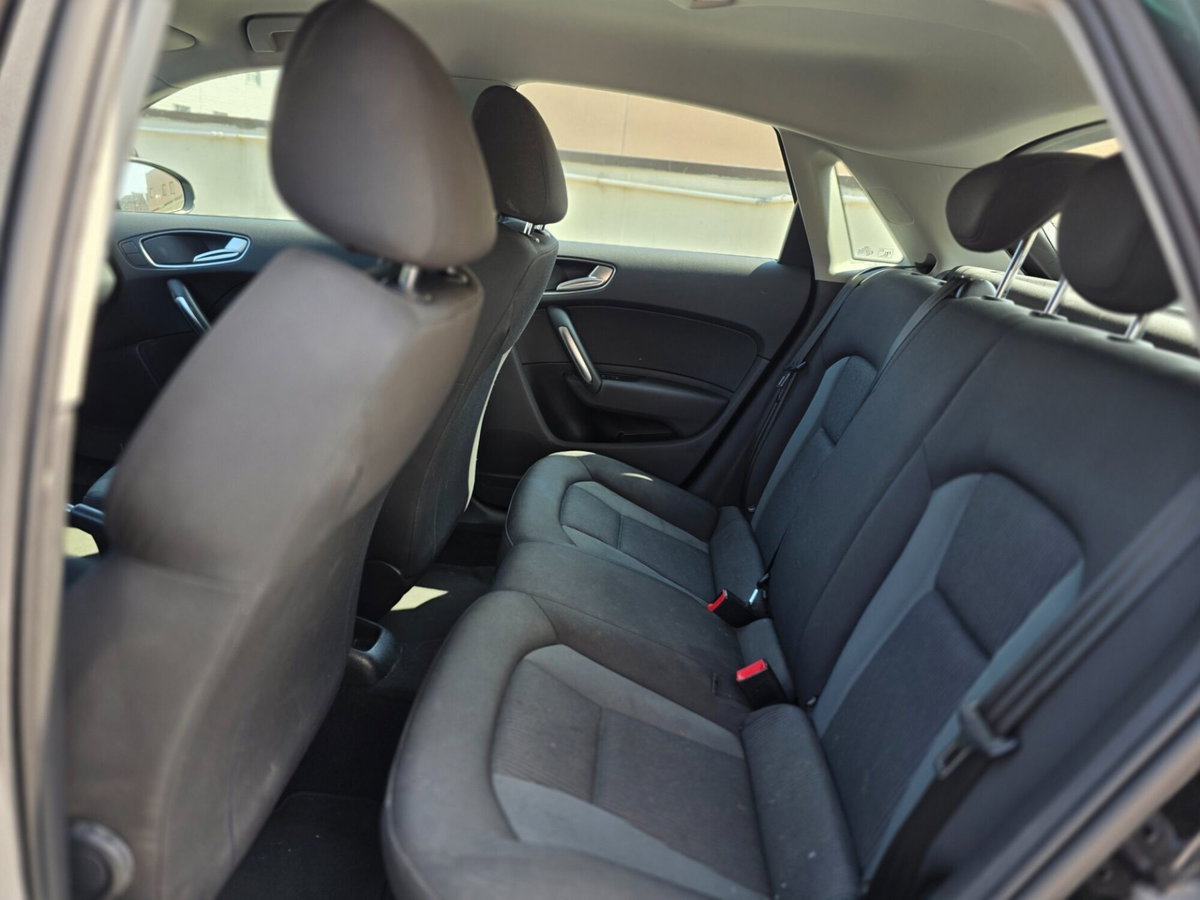 Audi A1 1.6 TDI 116 CV Metal (12)