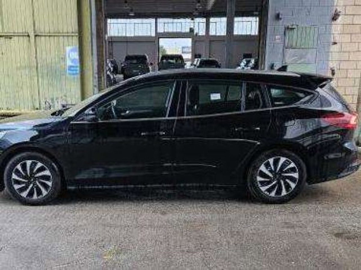 Ford Focus Station Wagon 1.5 ecoblue Titanium Edition 115cv auto (4)