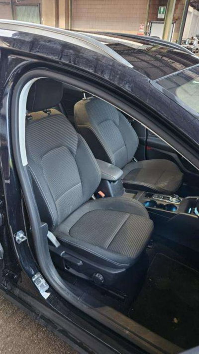Ford Focus Station Wagon 1.5 ecoblue Titanium Edition 115cv auto (9)