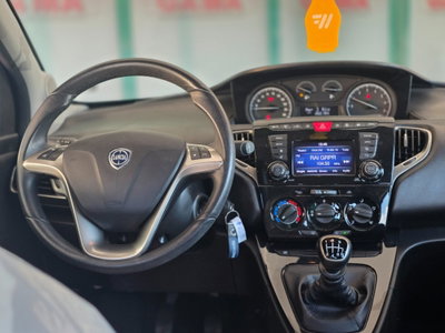 Lancia Ypsilon 1.0 FireFly 5 porte S&S Hybrid Ecochic Gold (10)