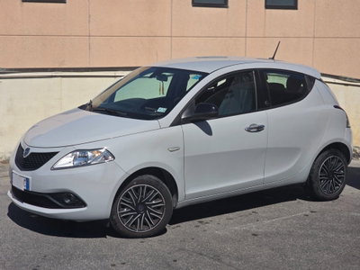 Lancia Ypsilon 1.0 FireFly 5 porte S&S Hybrid Ecochic Gold (4)