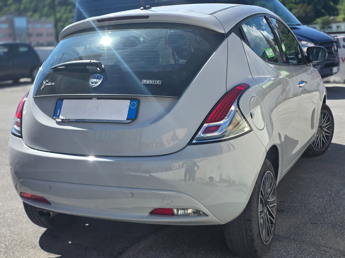 Lancia Ypsilon 1.0 FireFly 5 porte S&S Hybrid Ecochic Gold (7)