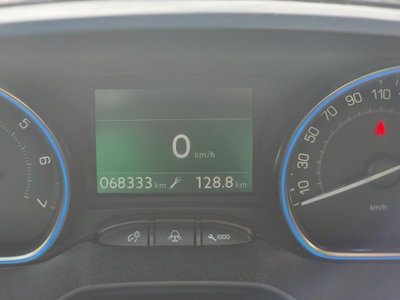 Peugeot 2008 VTi 82CV Allure (11)