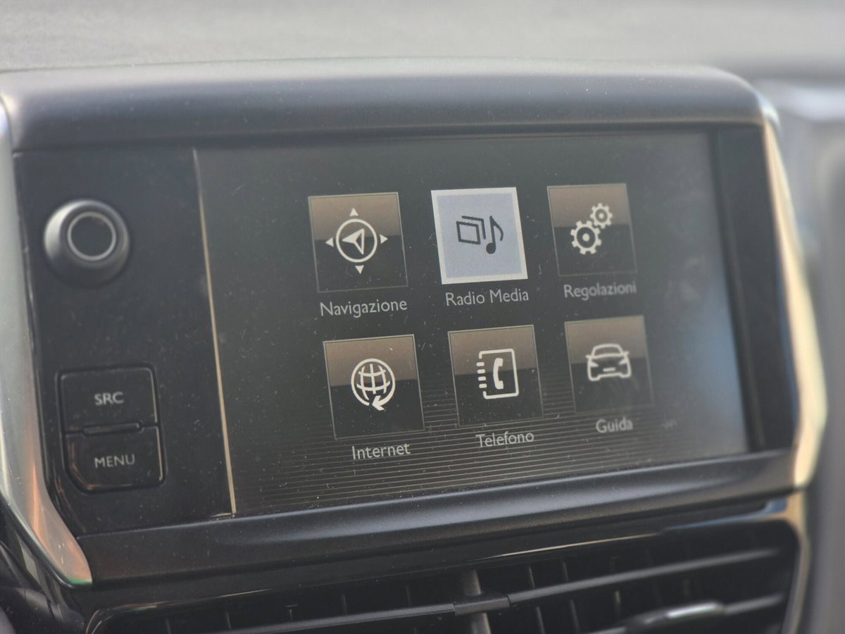 Peugeot 2008 VTi 82CV Allure (13)