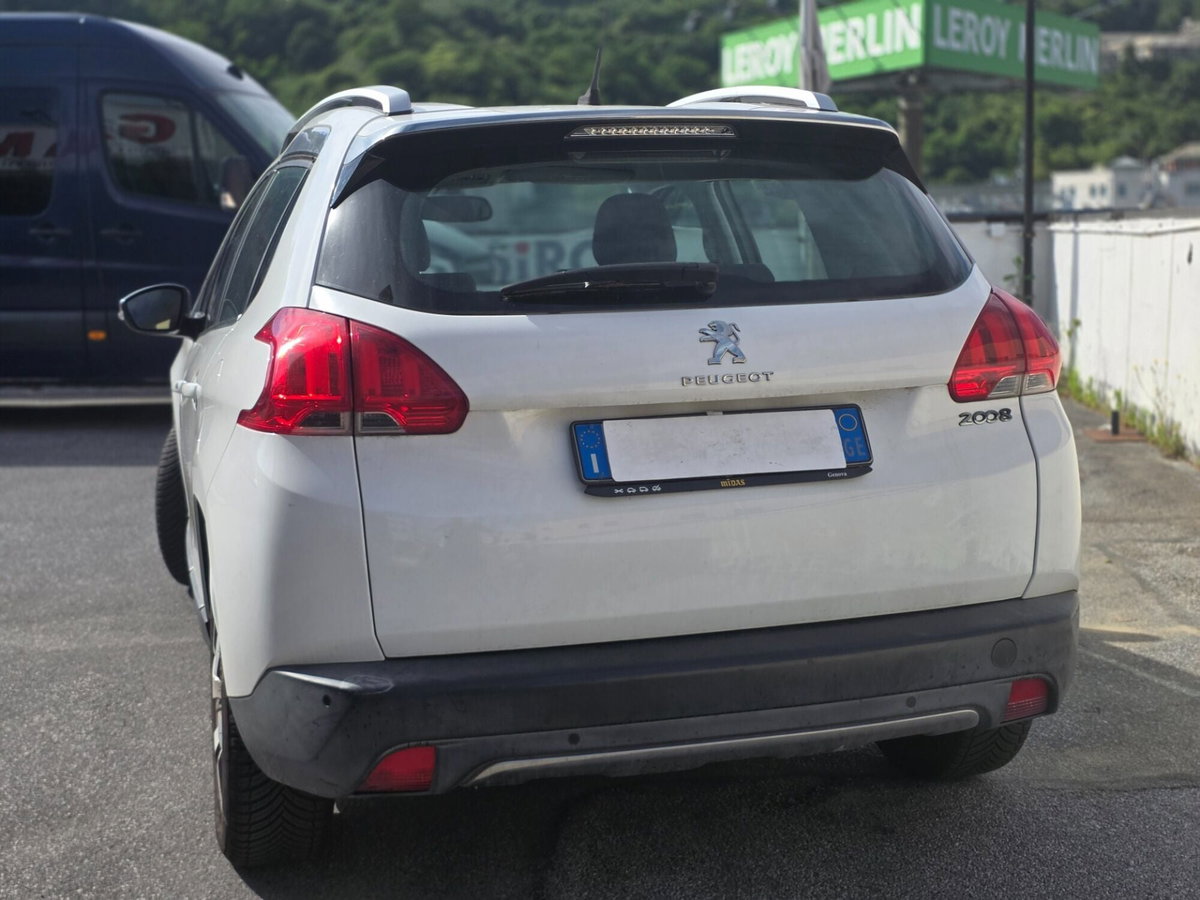 Peugeot 2008 VTi 82CV Allure (5)