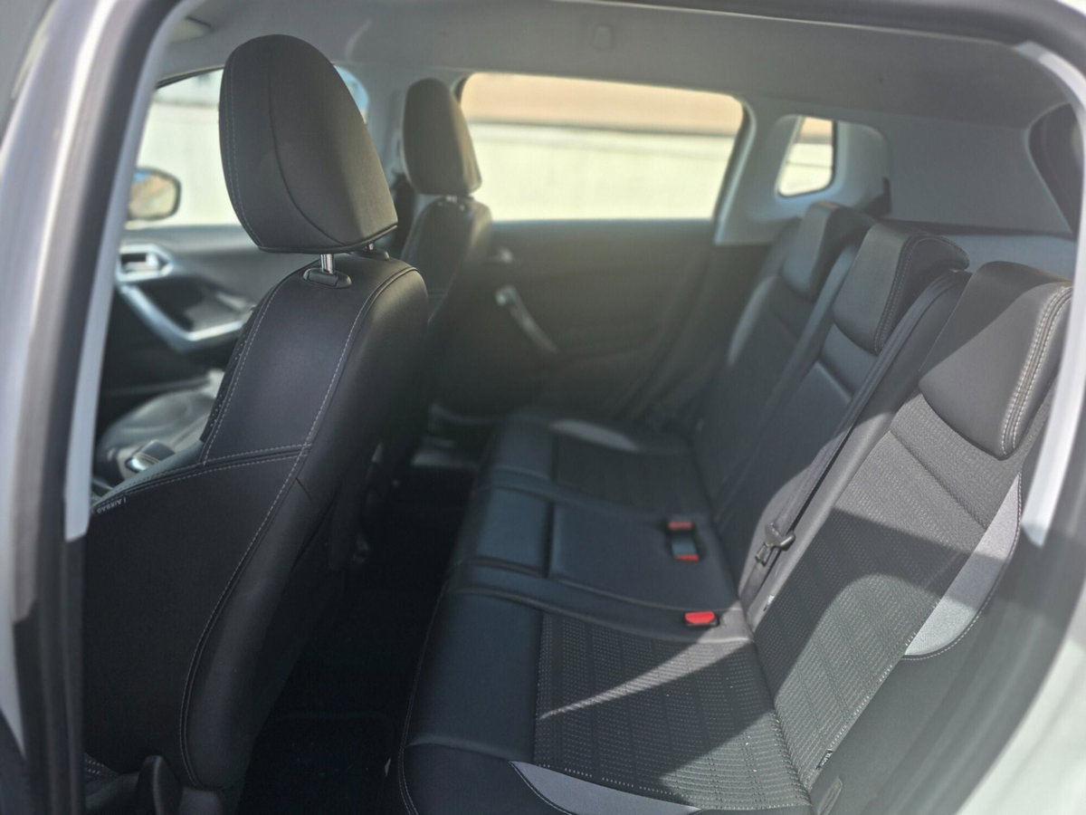 Peugeot 2008 VTi 82CV Allure (7)