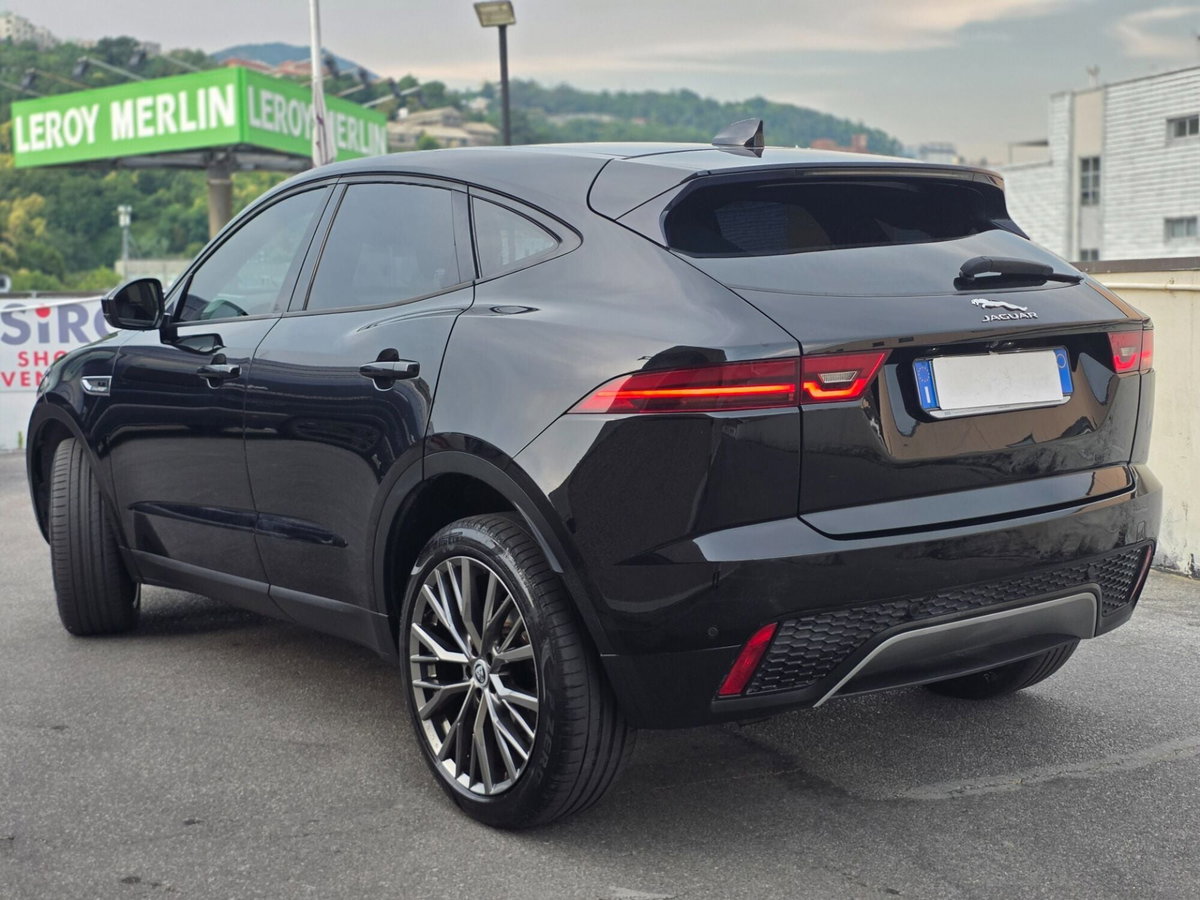 Jaguar E-Pace 2.0D 150 CV AWD aut. R-Dynamic HSE (5)