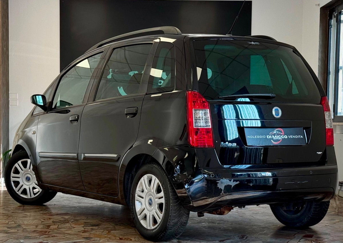 Fiat Idea 1.4 16V Emotion (7)