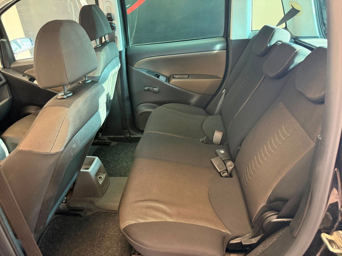 Fiat Idea 1.4 16V Emotion (9)