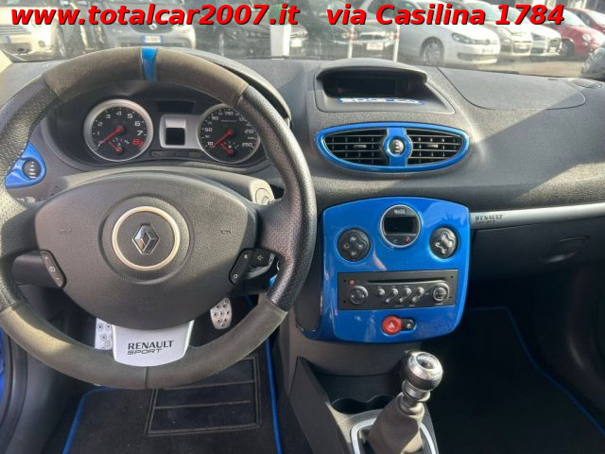Renault Clio 2.0 16V 200CV 3 porte RS (7)