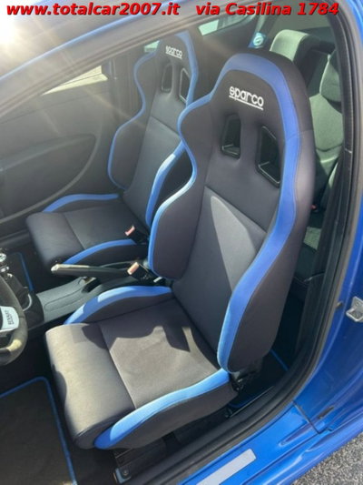 Renault Clio 2.0 16V 200CV 3 porte RS (8)