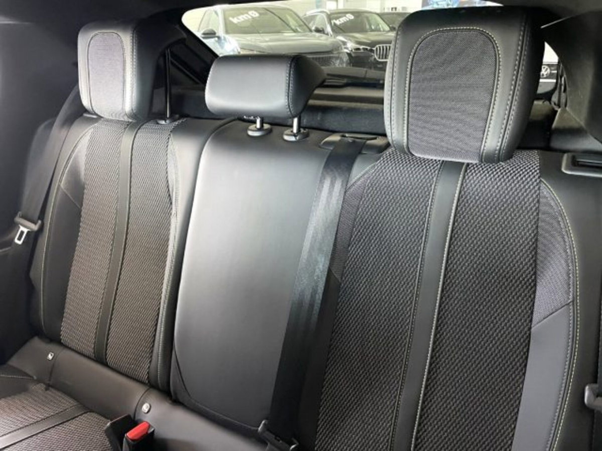 Peugeot 208 51 kWh GT (10)