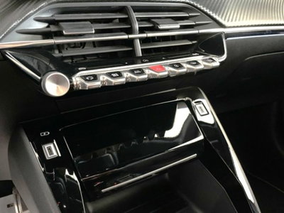 Peugeot 208 51 kWh GT (12)