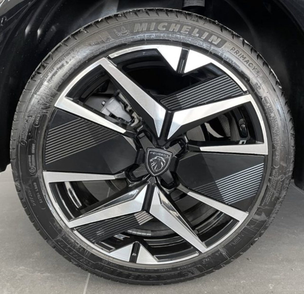 Peugeot 208 51 kWh GT (16)