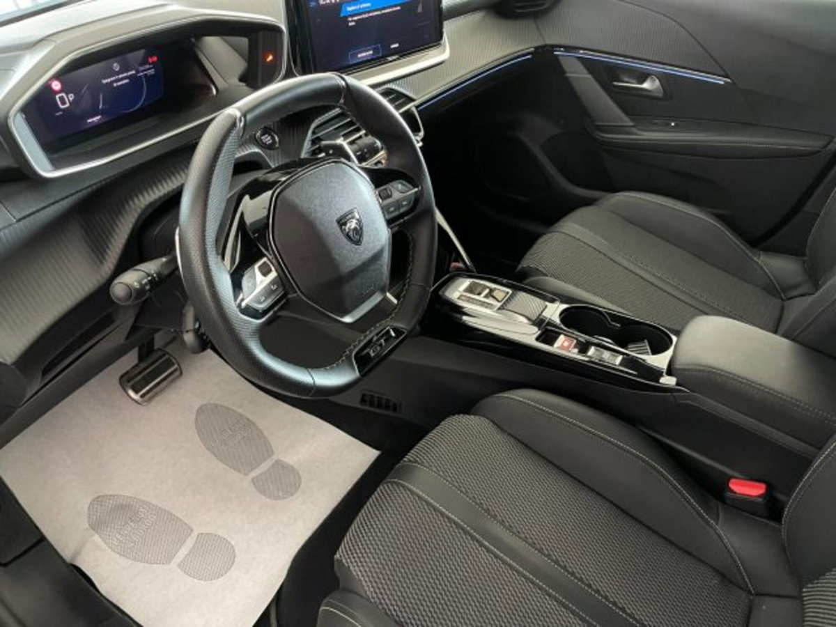 Peugeot 208 51 kWh GT (6)