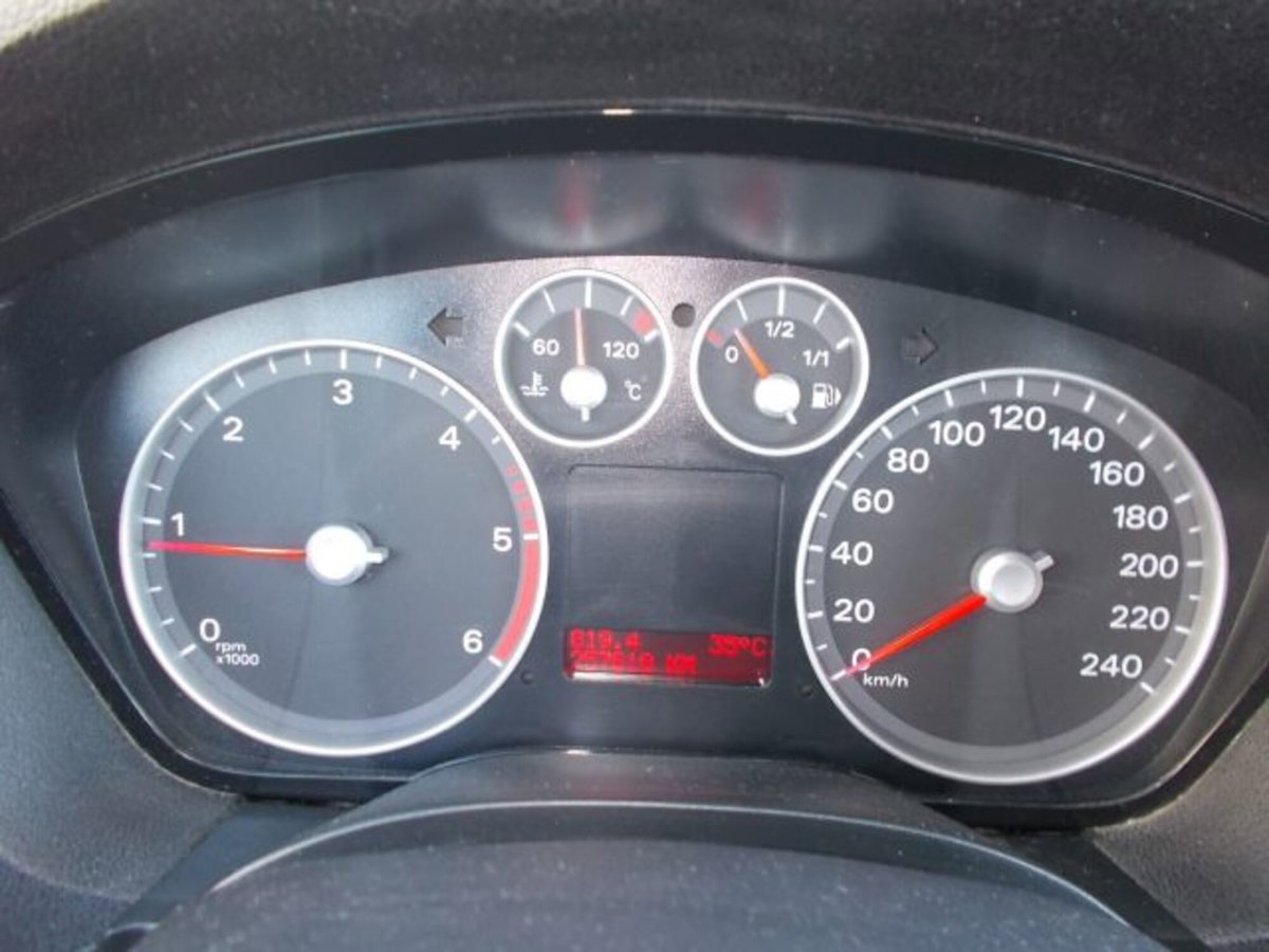 Ford C-Max 2.0 TDCi 136 CV Titanium DPF (12)