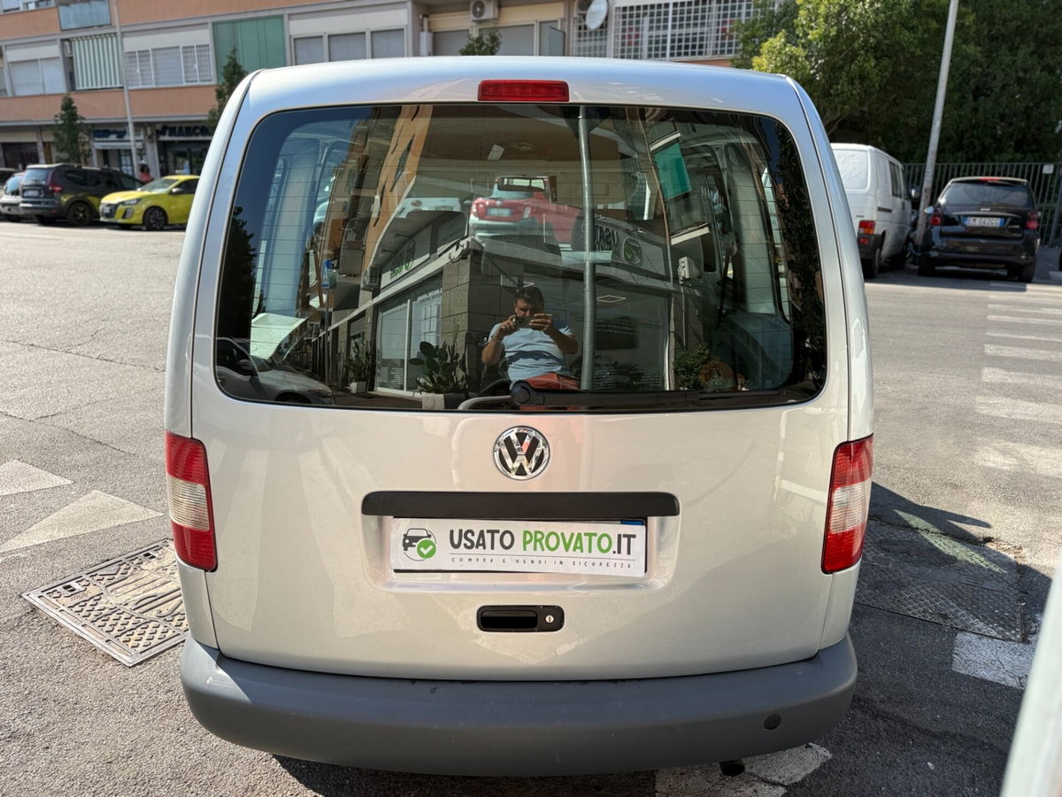 Volkswagen Veicoli Commerciali Caddy 2.0 Ecofuel 4p. Kombi (2)