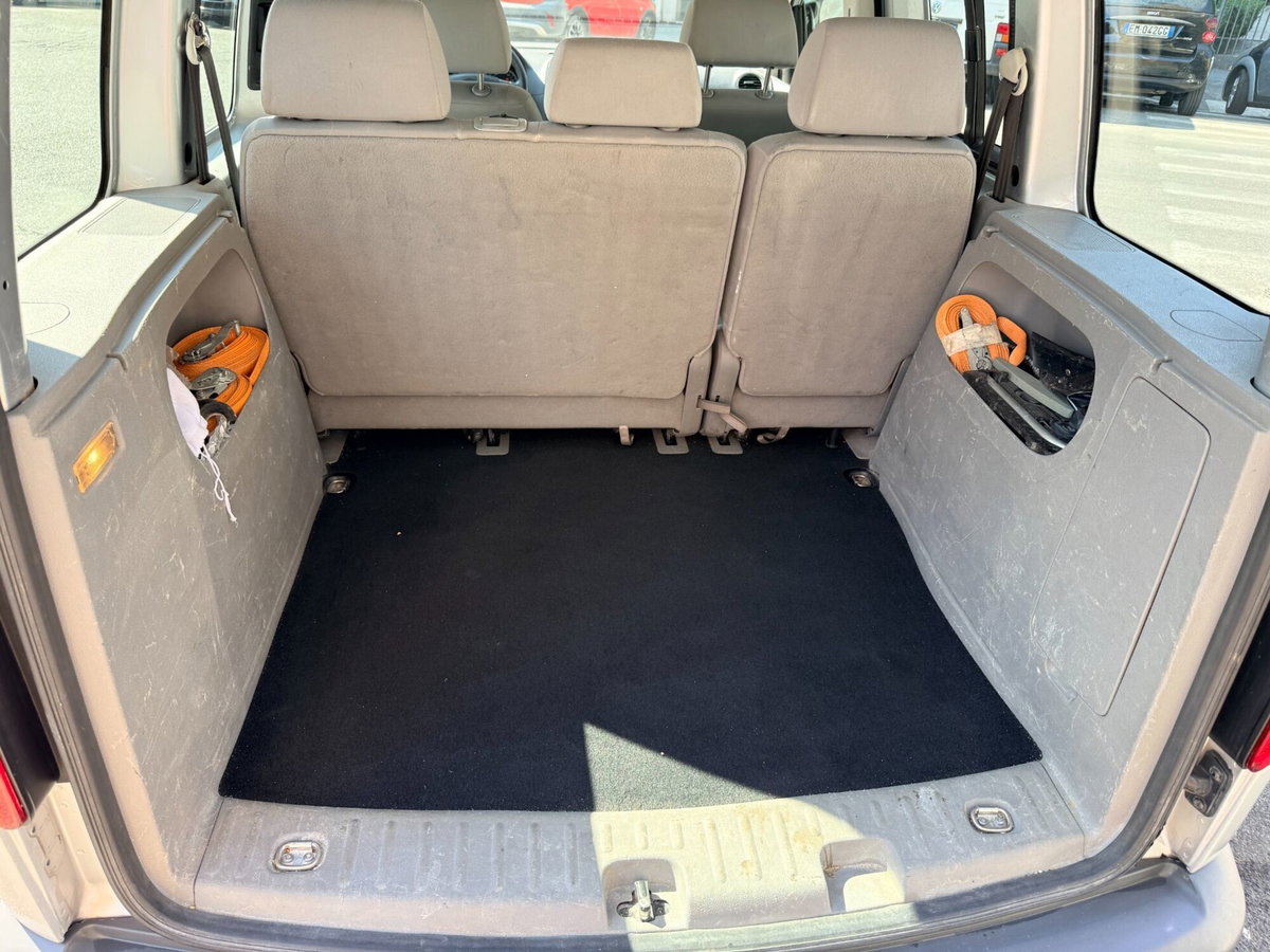 Volkswagen Veicoli Commerciali Caddy 2.0 Ecofuel 4p. Kombi (9)