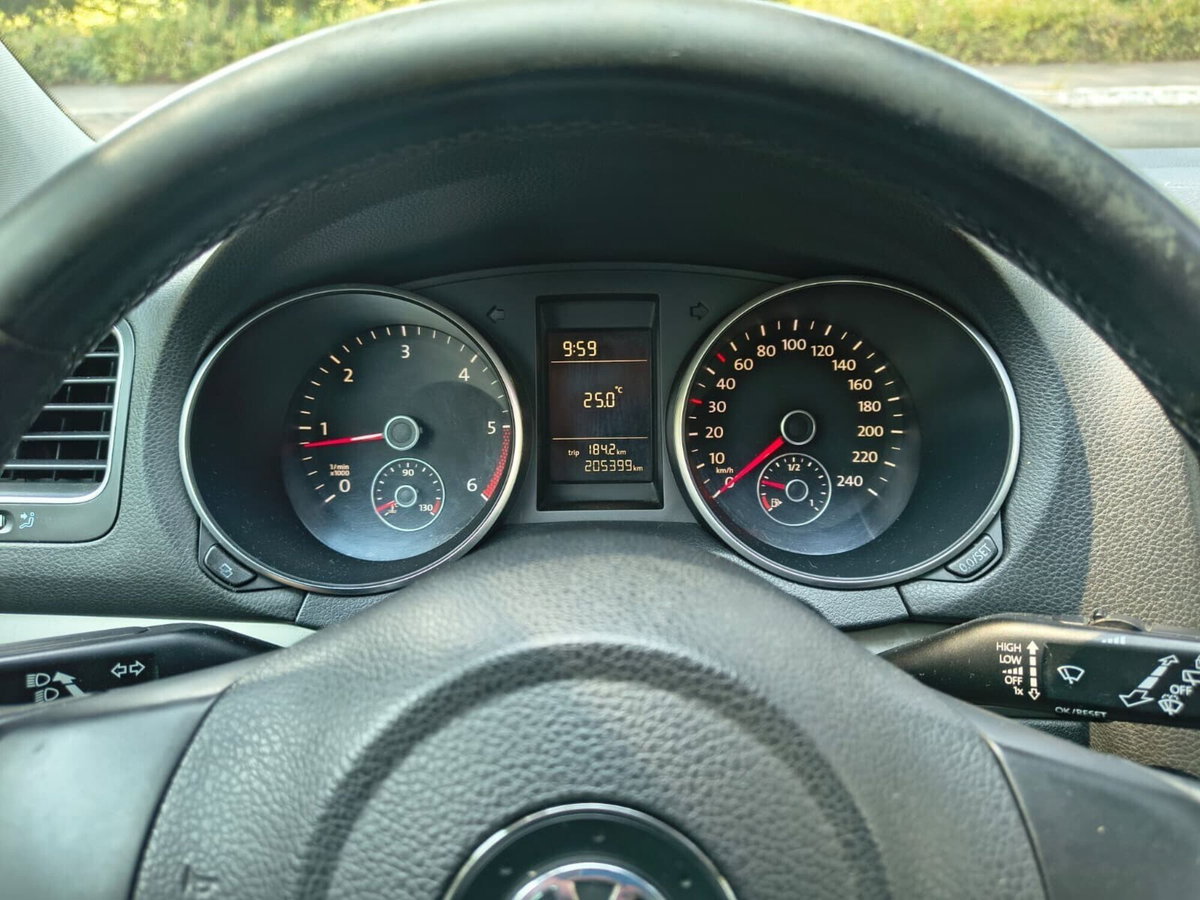 Volkswagen Golf 2.0 TDI 110CV DPF 5p. Comfortline (11)