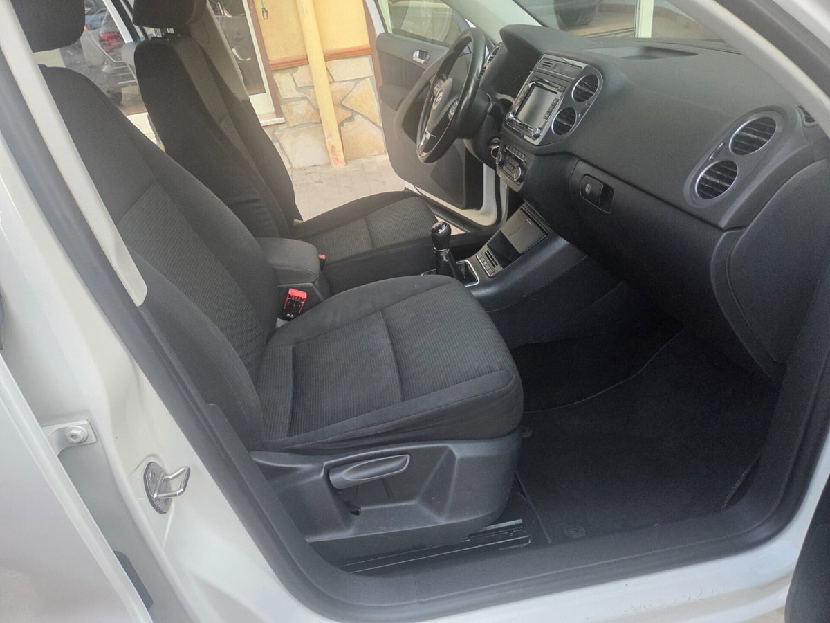 Volkswagen Tiguan 2.0 TDI 140 CV Sport & Style BlueMotion Tech. (10)