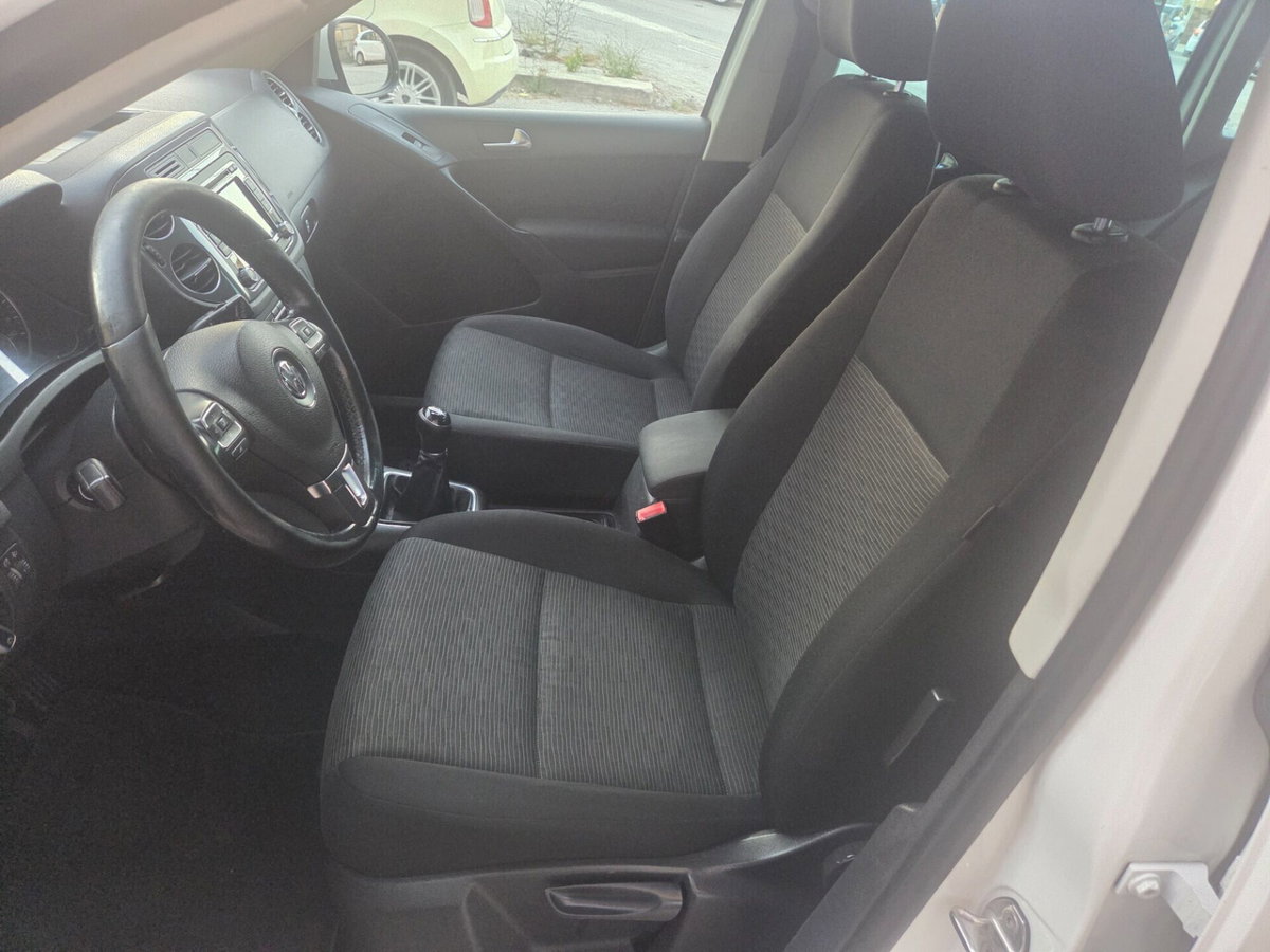 Volkswagen Tiguan 2.0 TDI 140 CV Sport & Style BlueMotion Tech. (9)