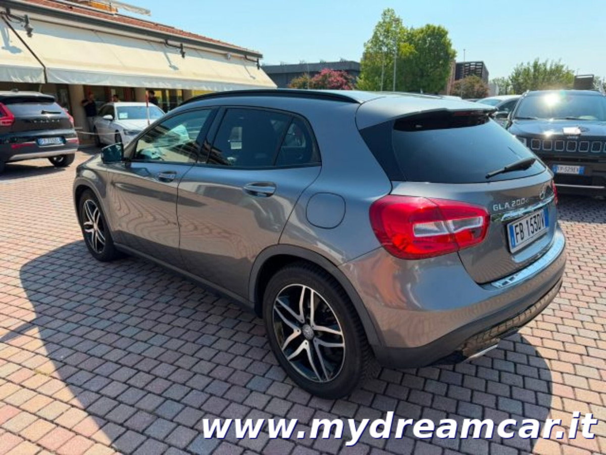 Mercedes-Benz GLA SUV 200 d Automatic Sport (5)