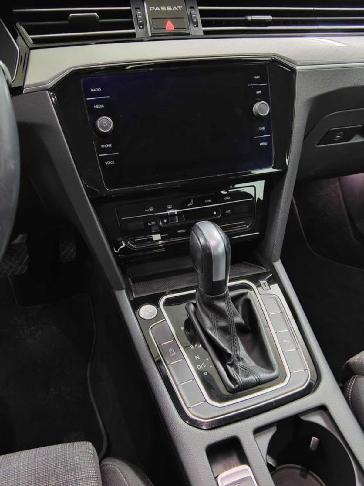 Volkswagen Passat Variant 2.0 TDI SCR 122 CV EVO DSG Business (7)