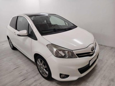 Toyota Yaris 1.3 3 porte Style (2)
