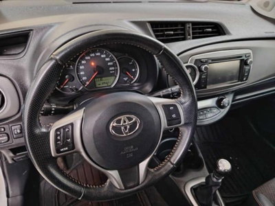 Toyota Yaris 1.3 3 porte Style (6)