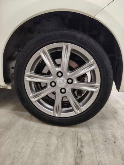Toyota Yaris 1.3 3 porte Style (7)