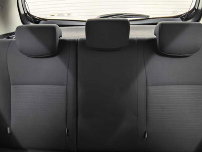 Toyota Yaris 1.0 5 porte Active (7)