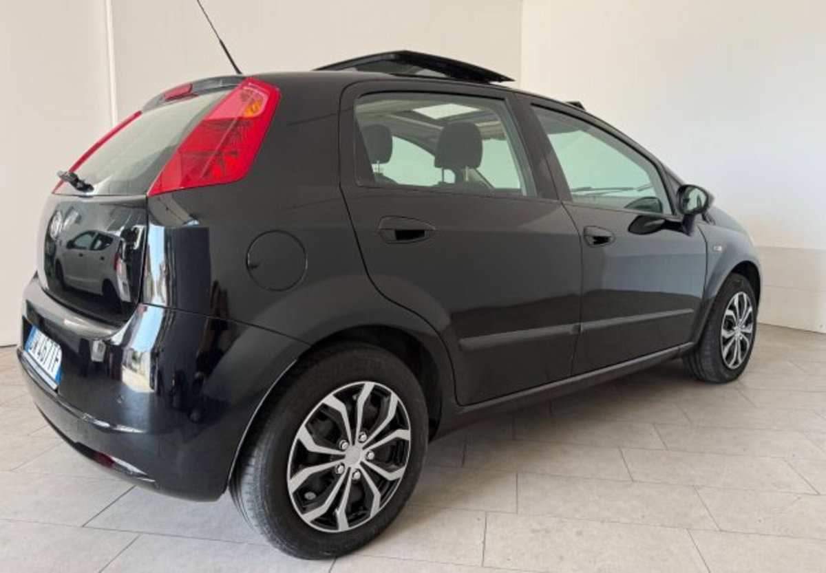 Fiat Grande Punto 1.4 GPL 5 porte Dynamic (10)