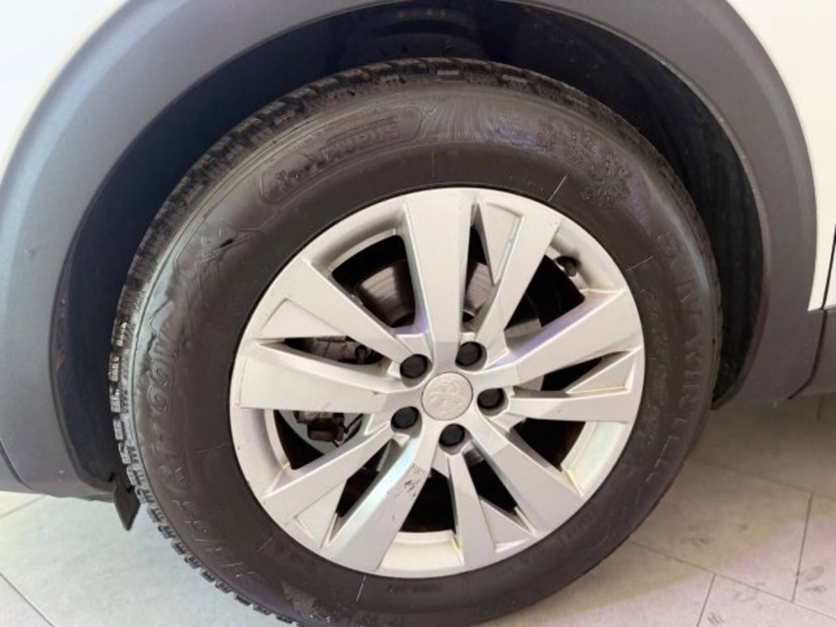 Peugeot 3008 PureTech Turbo 130 S&S Allure Pack (19)