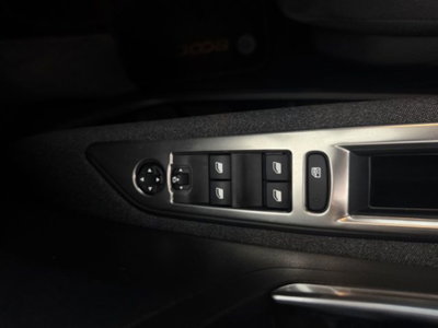 Peugeot 3008 PureTech Turbo 130 S&S Allure Pack (4)