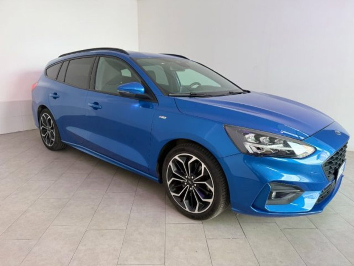 Ford Focus Station Wagon 1.0 EcoBoost 125 CV automatico SW ST-Line (2)