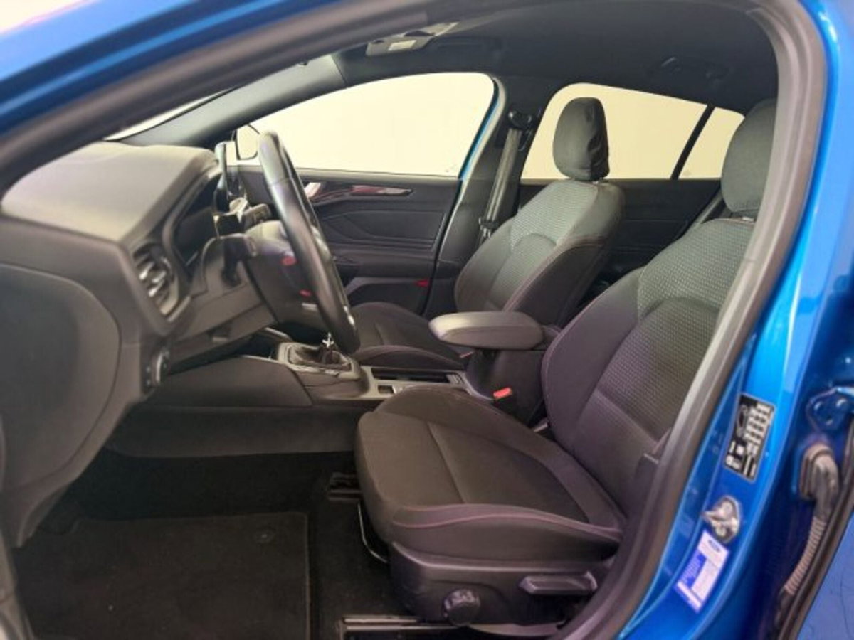 Ford Focus Station Wagon 1.0 EcoBoost 125 CV automatico SW ST-Line (5)