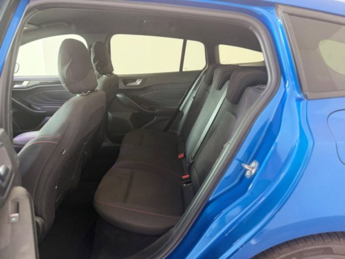 Ford Focus Station Wagon 1.0 EcoBoost 125 CV automatico SW ST-Line (6)