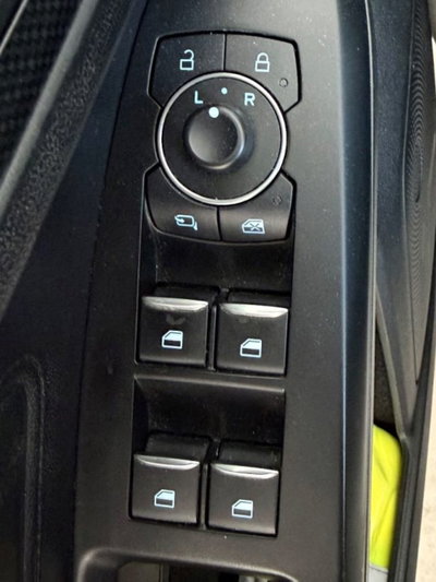 Ford Focus Station Wagon 1.0 EcoBoost Hybrid 155 CV SW ST-Line (18)