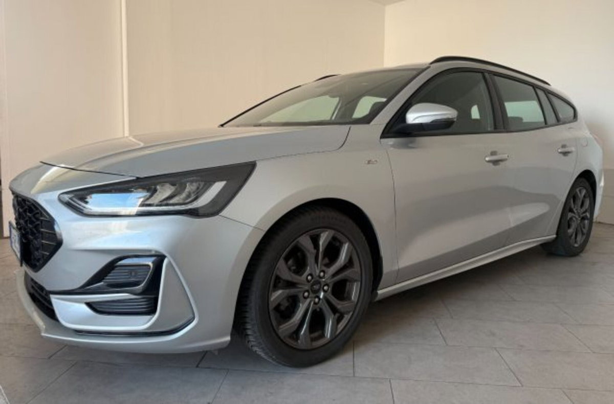 Ford Focus Station Wagon 1.0 EcoBoost Hybrid 155 CV SW ST-Line (3)