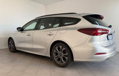 Ford Focus Station Wagon 1.0 EcoBoost Hybrid 155 CV SW ST-Line (4)