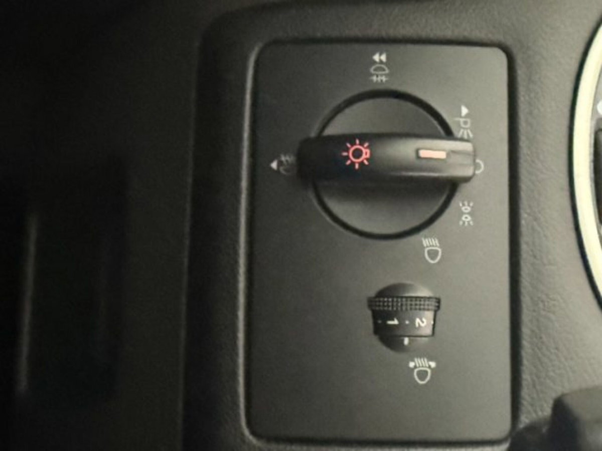 Ford Focus Station Wagon 1.6 (115CV) SW Bz.- GPL Ikon (14)