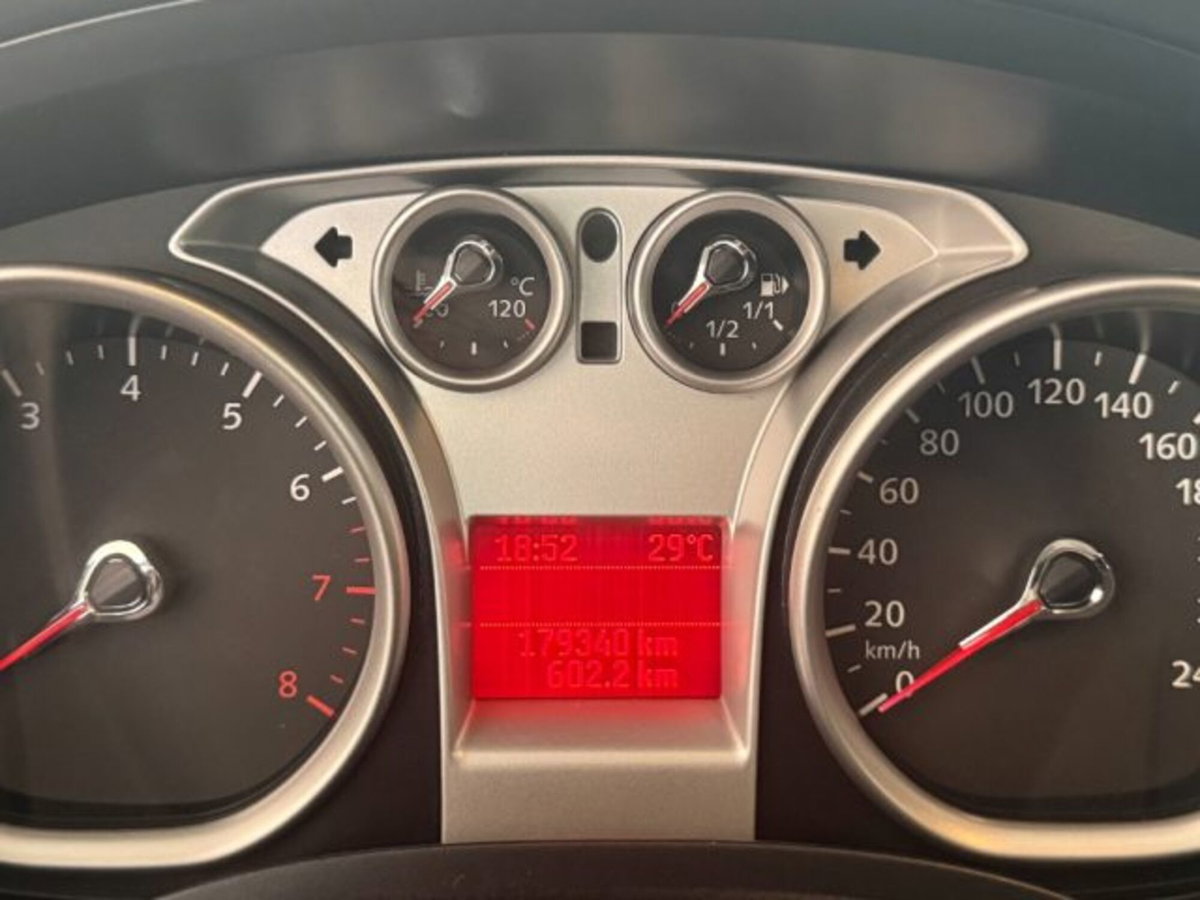 Ford Focus Station Wagon 1.6 (115CV) SW Bz.- GPL Ikon (16)